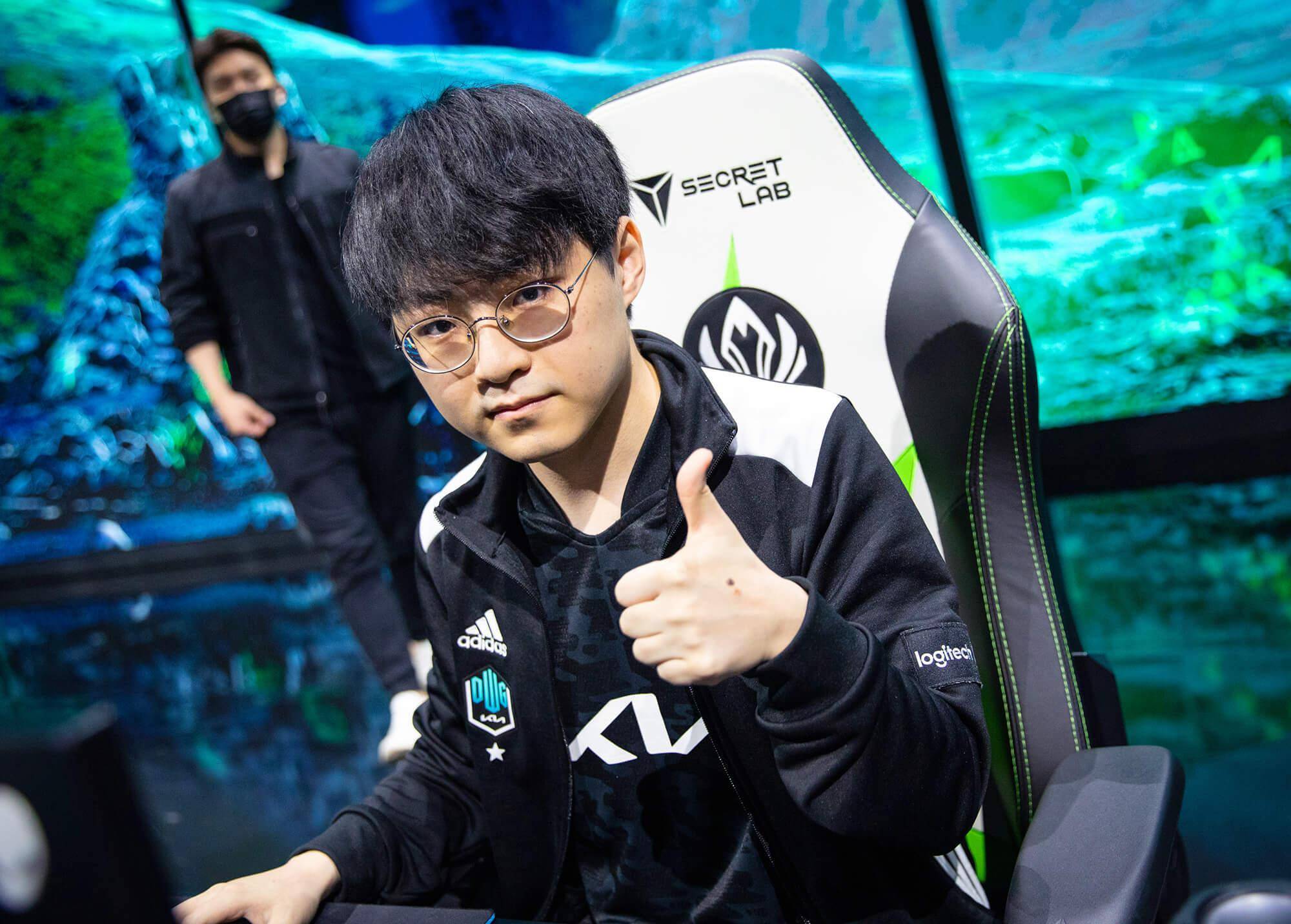 壹号娱乐-包含重磅！Rookie在RNG比赛中战术调整上海申花转会期内部沟通，今晚葡萄牙体育备战欧超杯的词条